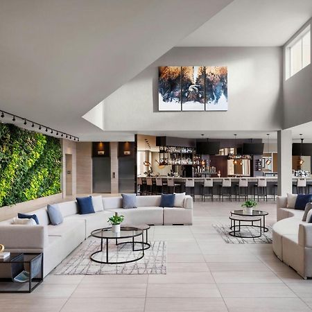 The Westin Calgary Airport Hotel Екстериор снимка