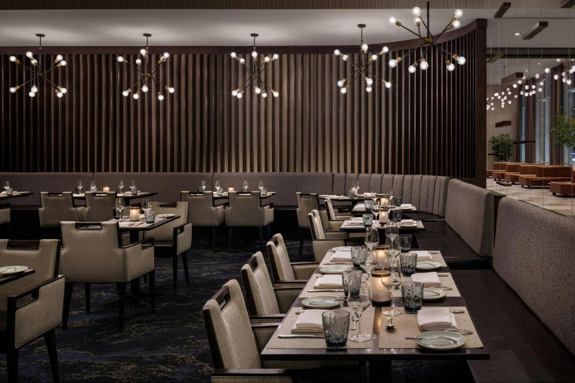 The Westin Calgary Airport Hotel Екстериор снимка