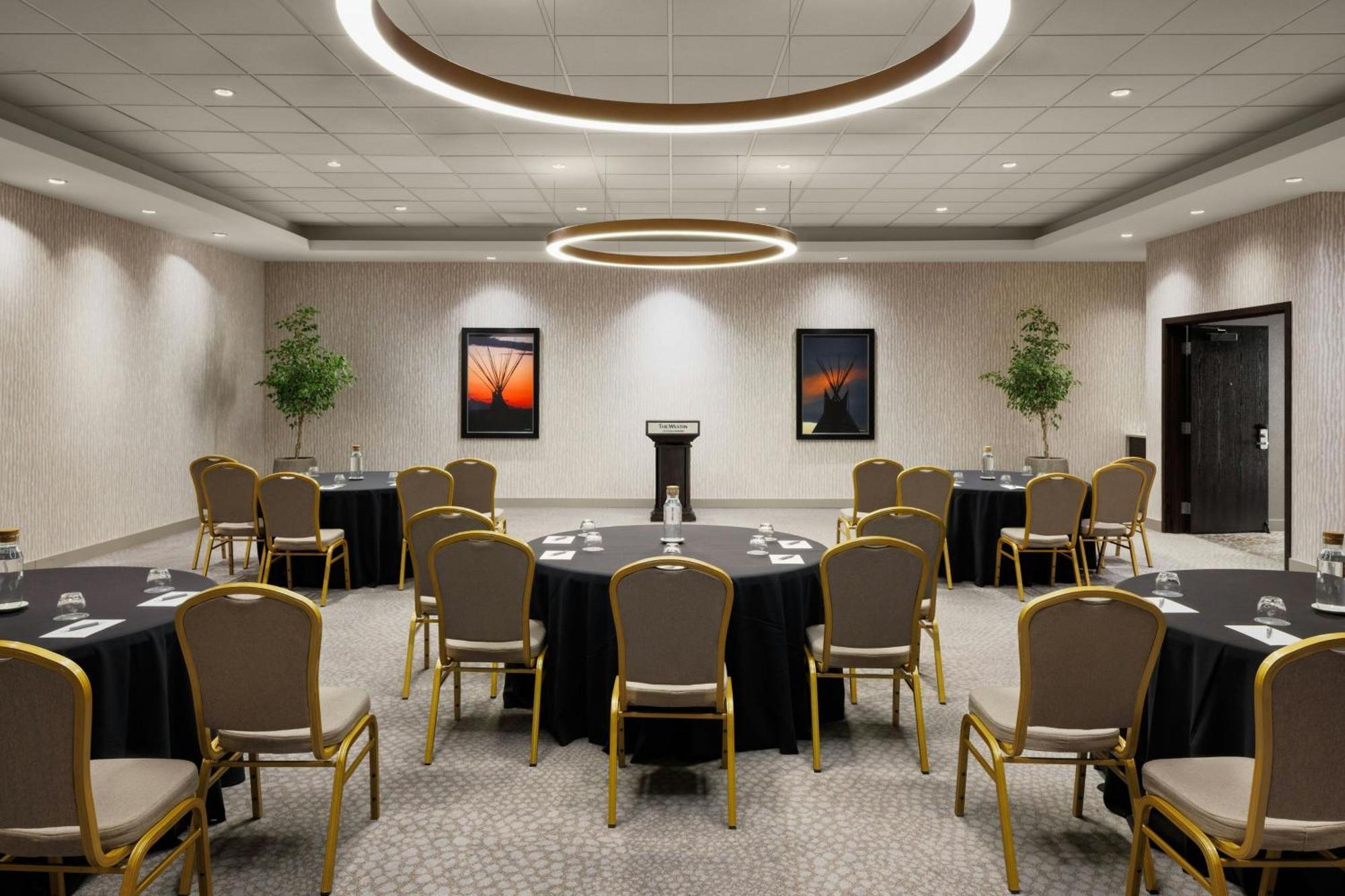 The Westin Calgary Airport Hotel Екстериор снимка